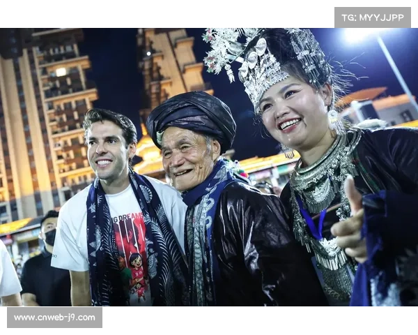 从苗寨山林到国际赛场 蒙世雪的攀岩逆袭之路 从苗寨山林到国际赛场 蒙世雪的攀岩逆袭之路