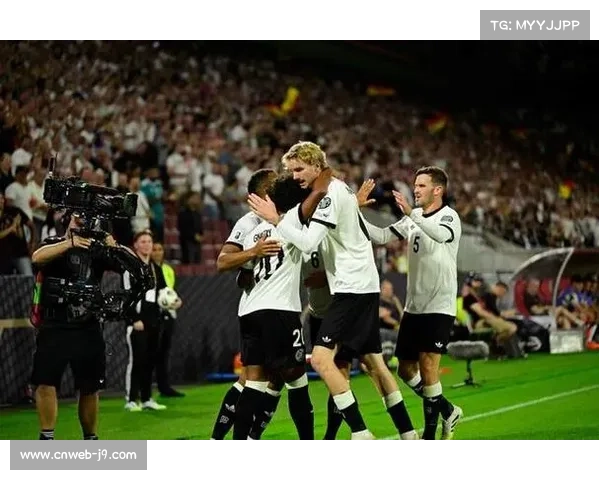 伦纳特-卡尔首球庆典，无声回应球迷质疑